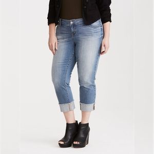 Torrid Light Wash Cropped Boyfriend Jeans sz 18